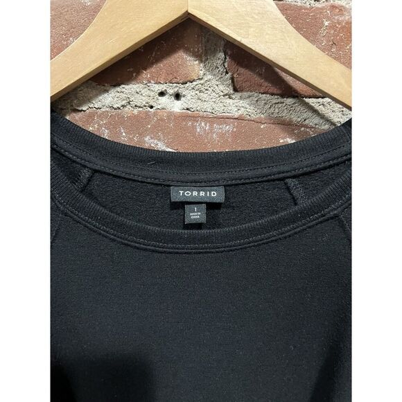 Torrid Womens Black Pink Sequin Crewneck Sweater Pullover Top Size 1 - Picture 2 of 6